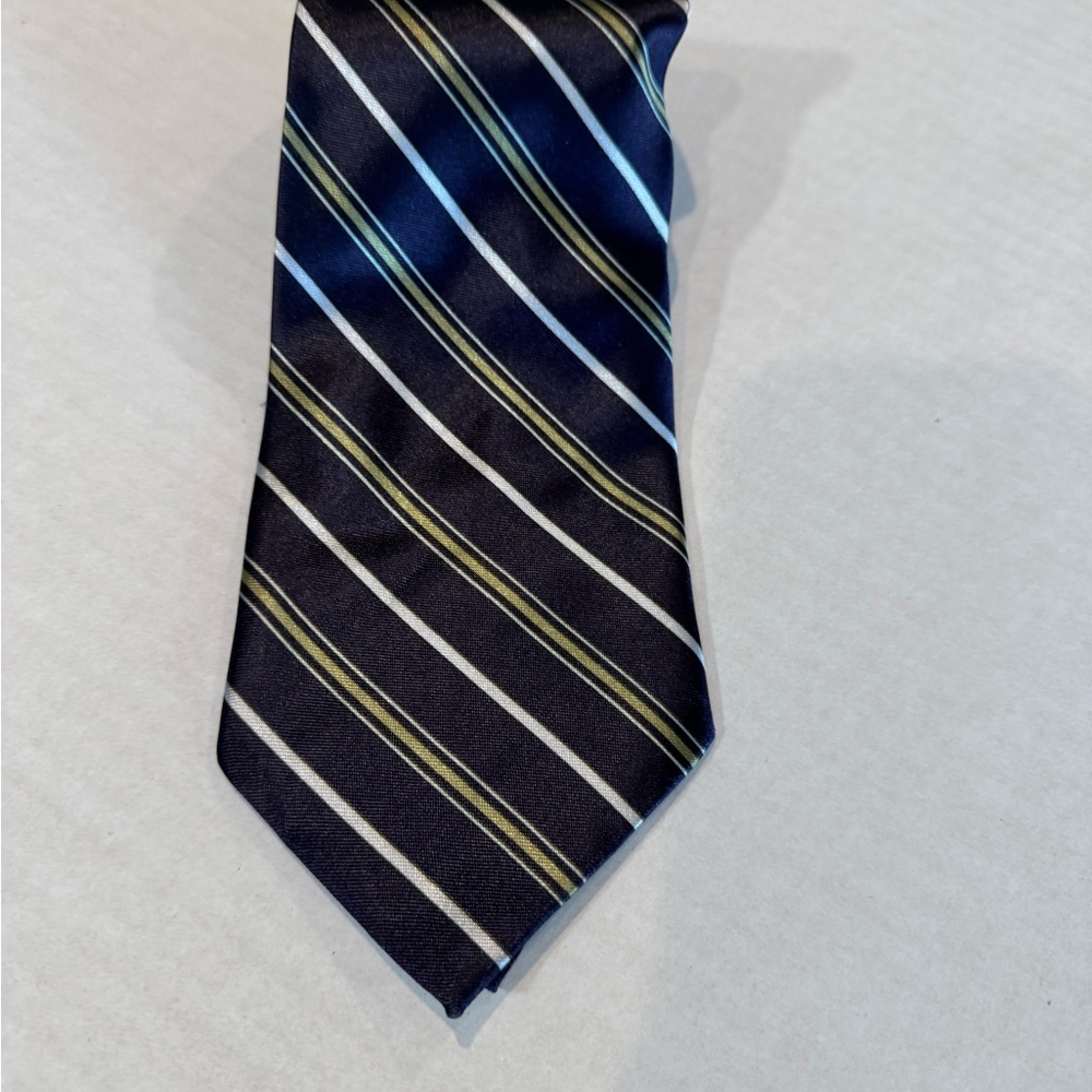 Elegant Navy and Olive Striped Tie
